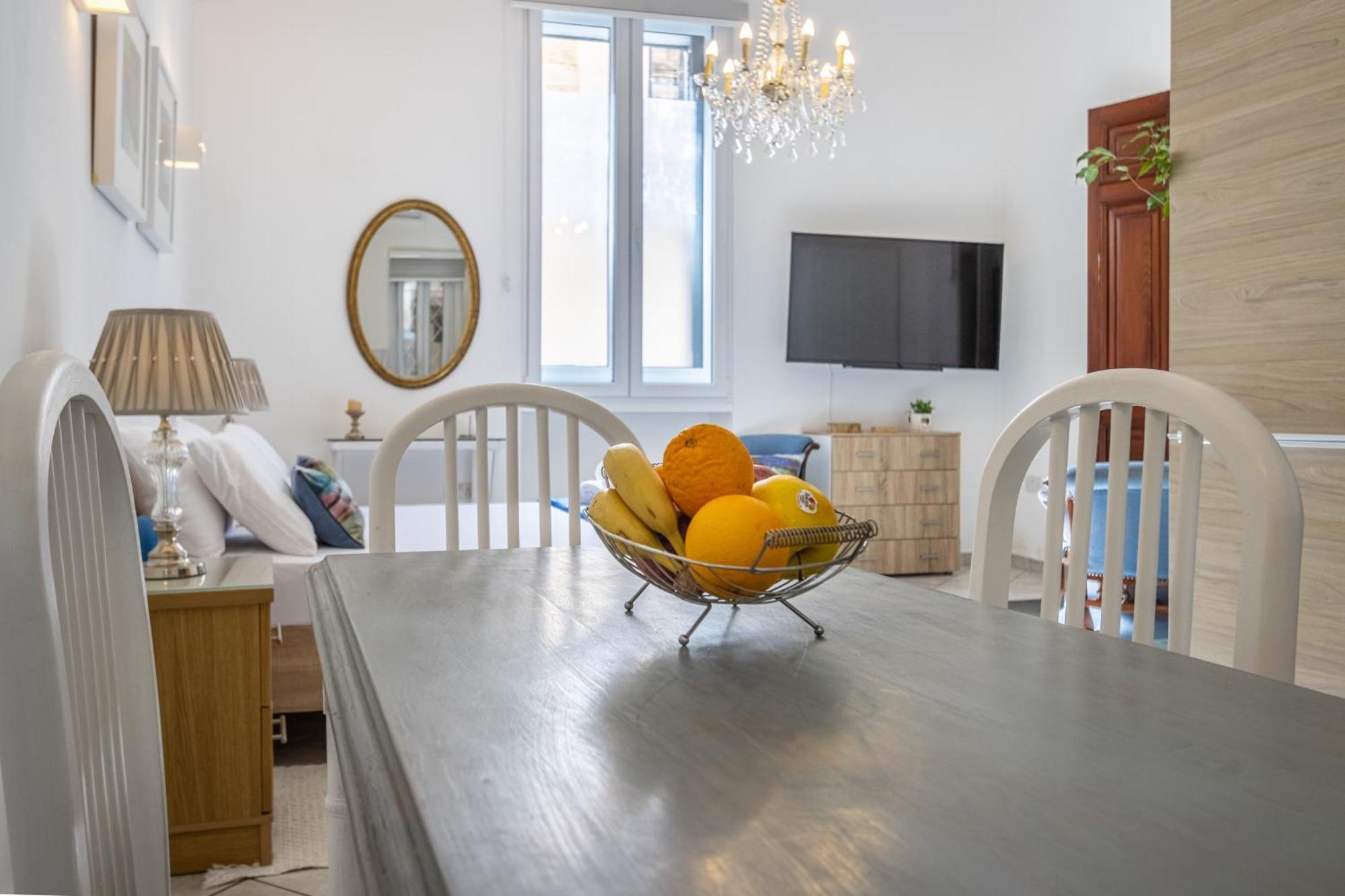 Cozy Carisma Lodging - Central, New And Independent Studio Apartment Слима Экстерьер фото