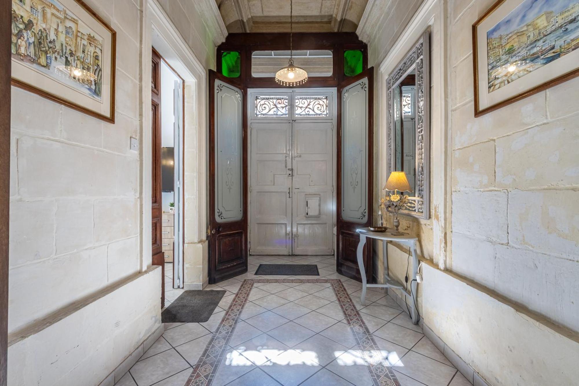 Cozy Carisma Lodging - Central, New And Independent Studio Apartment Слима Экстерьер фото