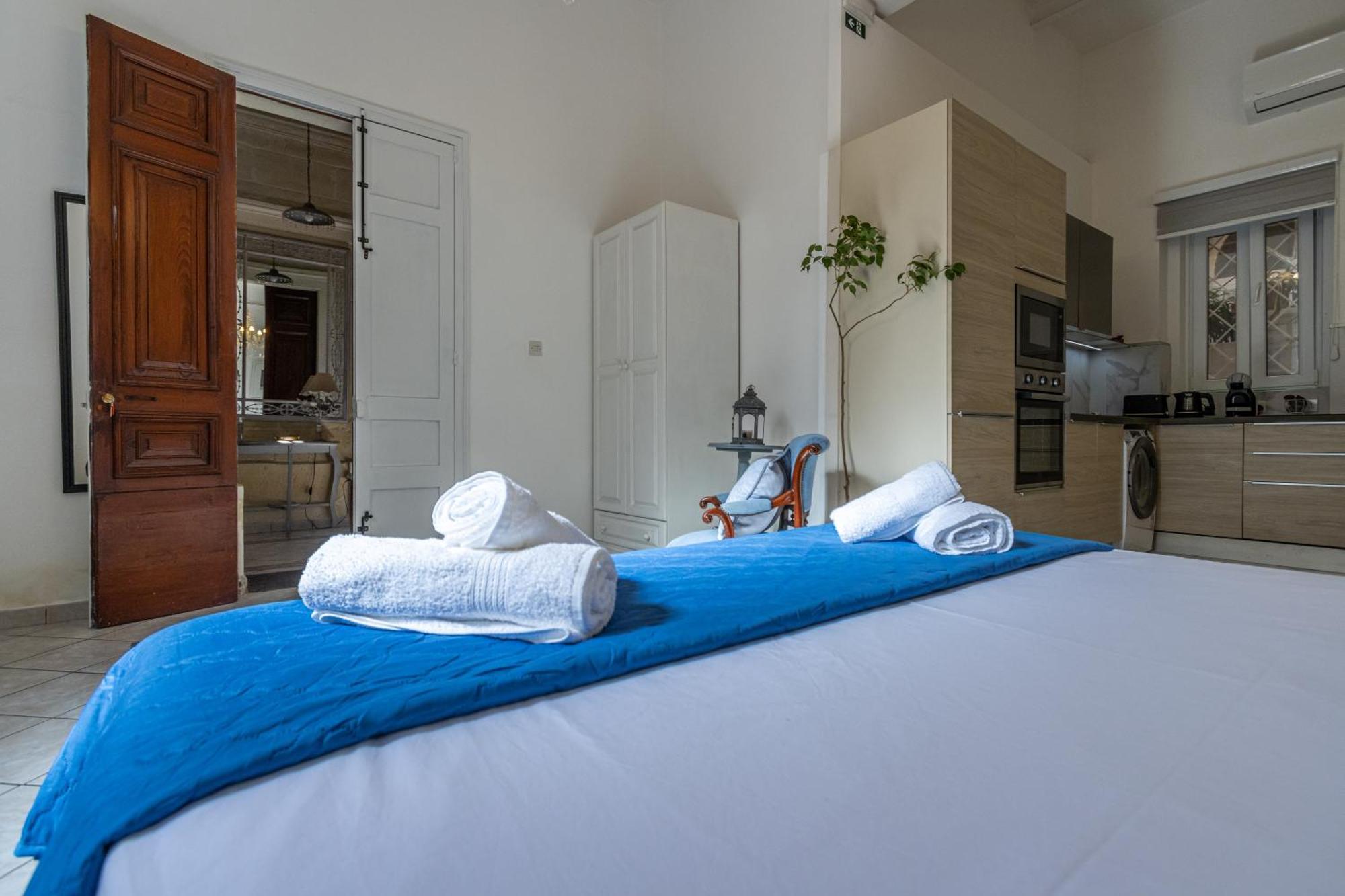Cozy Carisma Lodging - Central, New And Independent Studio Apartment Слима Экстерьер фото